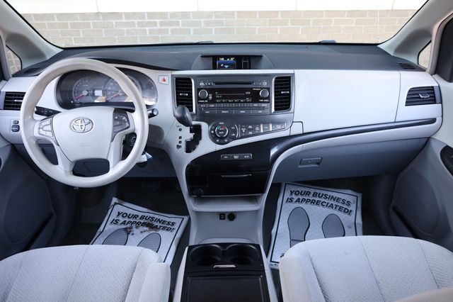 2013 Toyota Sienna 5dr 8-Passenger Van V6 LE FWD - 22969341 - 25