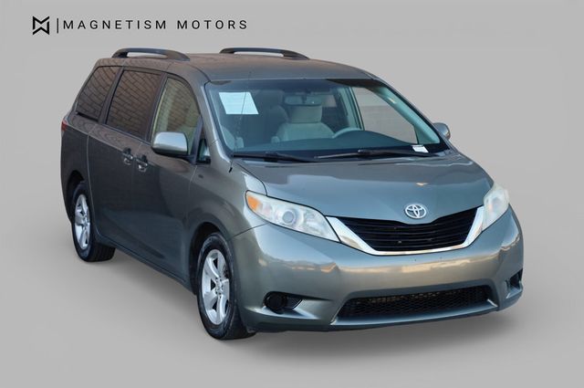 2013 Toyota Sienna 5dr 8-Passenger Van V6 LE FWD - 22969341 - 3