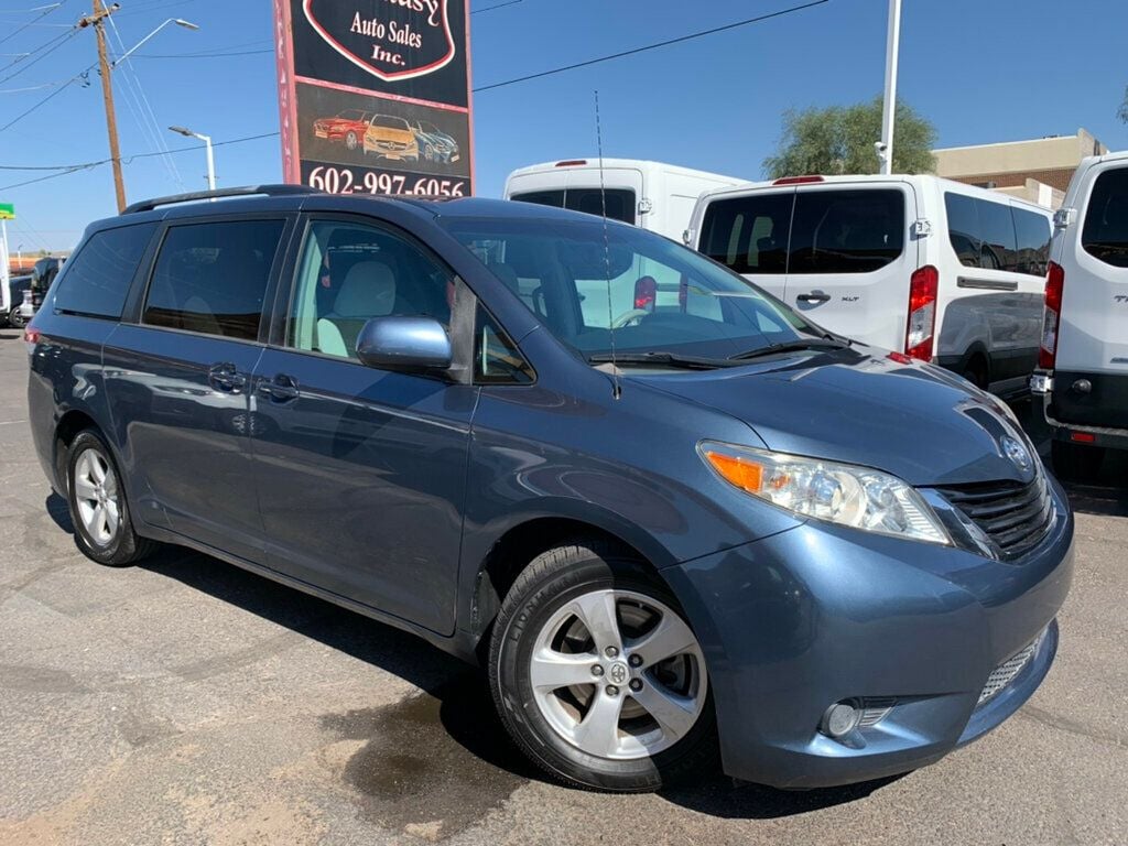 2013 Toyota Sienna 5dr 8-Passenger Van V6 LE FWD w/ Bk cam, Navi - 22631159 - 1