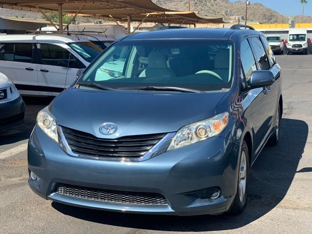 2013 Toyota Sienna 5dr 8-Passenger Van V6 LE FWD w/ Bk cam, Navi - 22631159 - 3