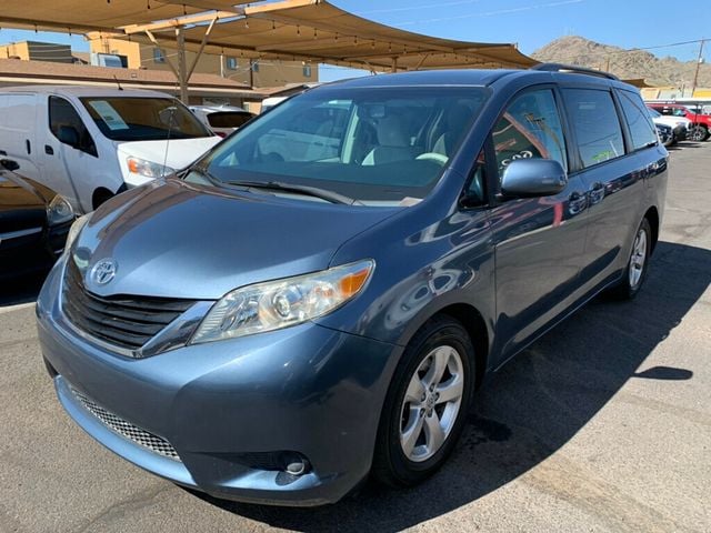 2013 Toyota Sienna 5dr 8-Passenger Van V6 LE FWD w/ Bk cam, Navi - 22631159 - 4