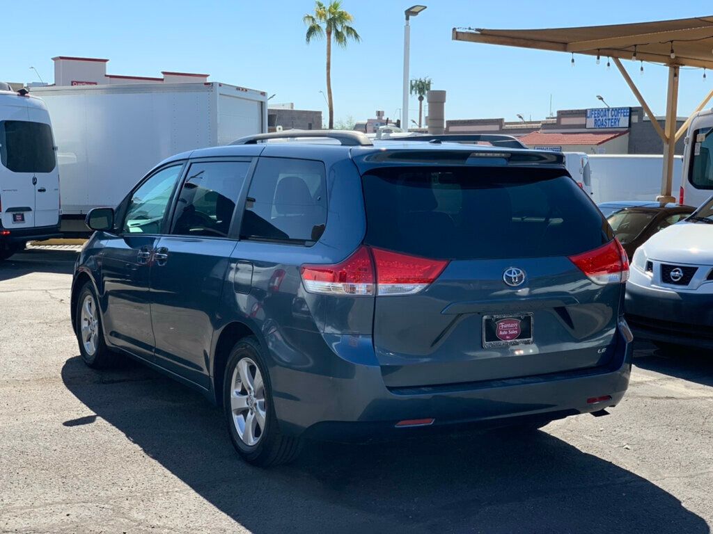 2013 Toyota Sienna 5dr 8-Passenger Van V6 LE FWD w/ Bk cam, Navi - 22631159 - 5