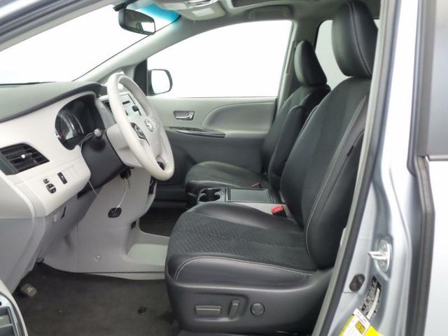 2013 Toyota Sienna 5dr 8-Passenger Van V6 SE FWD - 15400191 - 4