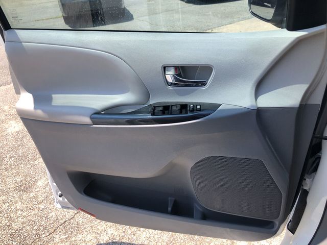 2013 Toyota Sienna 5dr 8-Passenger Van V6 SE FWD - 22040234 - 7