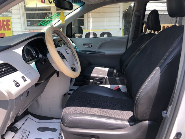 2013 Toyota Sienna 5dr 8-Passenger Van V6 SE FWD - 22040234 - 8