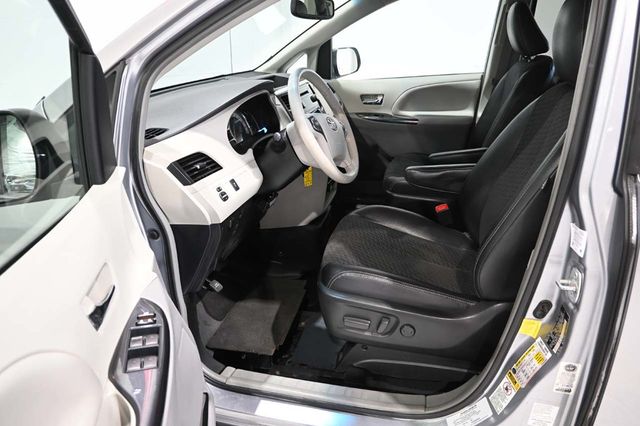 2013 Toyota Sienna 5dr 8-Passenger Van V6 SE FWD - 23042943 - 12