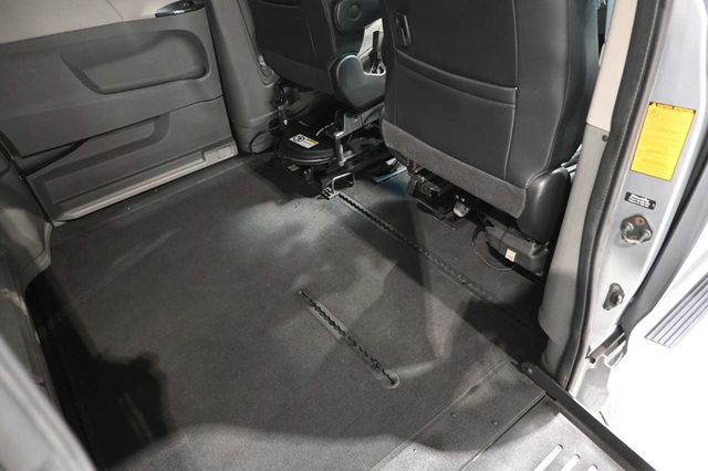 2013 Toyota Sienna 5dr 8-Passenger Van V6 SE FWD - 23042943 - 18