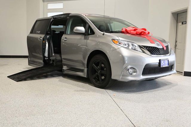2013 Toyota Sienna 5dr 8-Passenger Van V6 SE FWD - 23042943 - 1