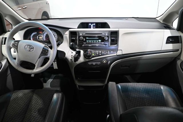 2013 Toyota Sienna 5dr 8-Passenger Van V6 SE FWD - 23042943 - 23