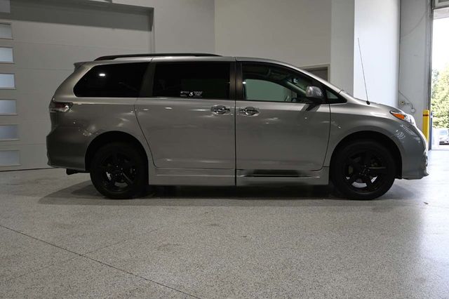 2013 Toyota Sienna 5dr 8-Passenger Van V6 SE FWD - 23042943 - 4