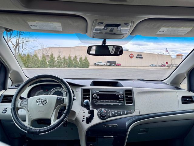 2013 Toyota Sienna 5dr 8-Passenger Van V6 SE FWD - 22998777 - 18