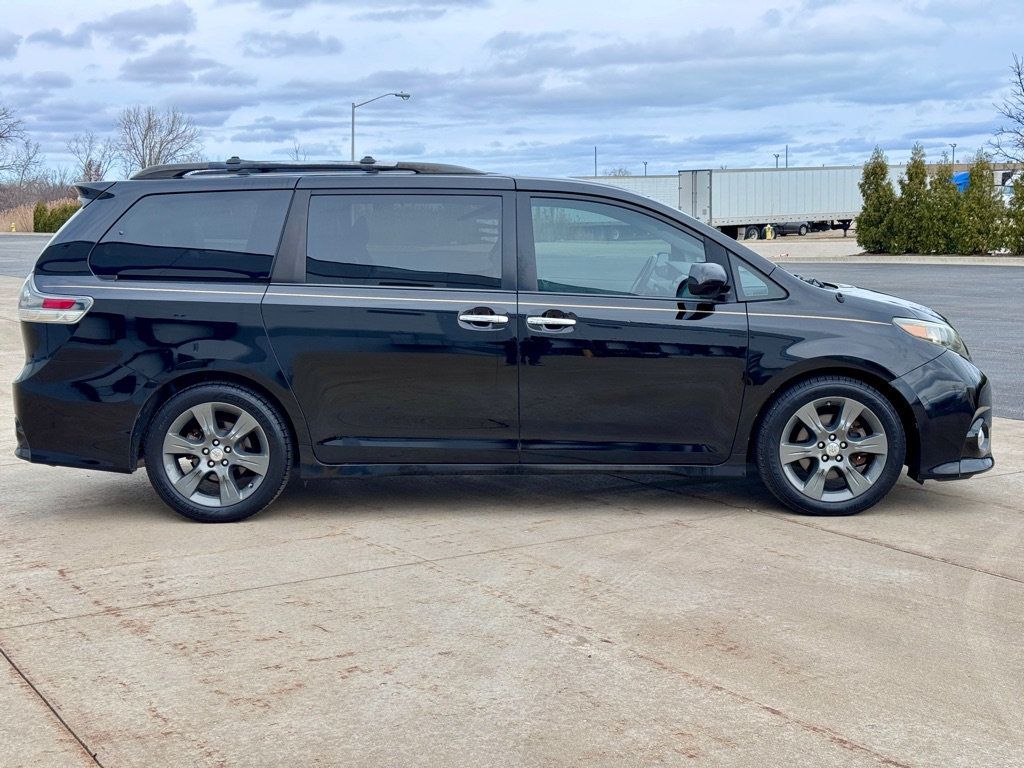 2013 Toyota Sienna 5dr 8-Passenger Van V6 SE FWD - 22998777 - 6