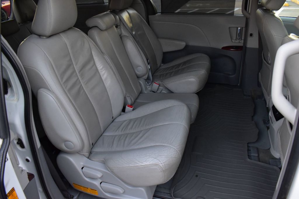 2013 Toyota Sienna 5dr 8-Passenger Van V6 XLE FWD - 22236574 - 23