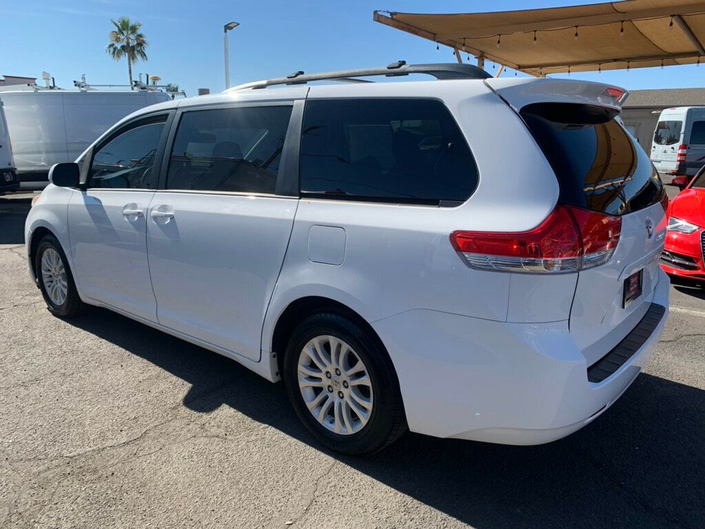 2013 Toyota Sienna 5dr 8-Passenger Van V6 XLE FWD - 22977520 - 14