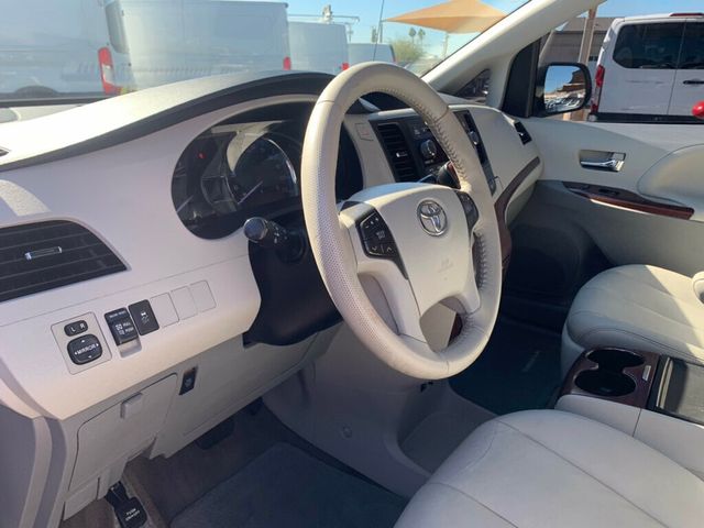 2013 Toyota Sienna 5dr 8-Passenger Van V6 XLE FWD - 22977520 - 1