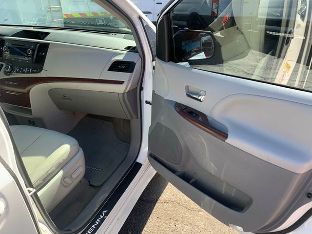 2013 Toyota Sienna 5dr 8-Passenger Van V6 XLE FWD - 22977520 - 21