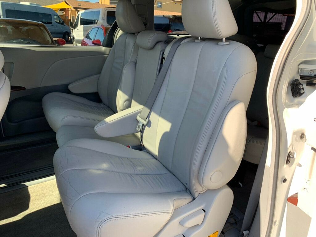 2013 Toyota Sienna 5dr 8-Passenger Van V6 XLE FWD - 22977520 - 33