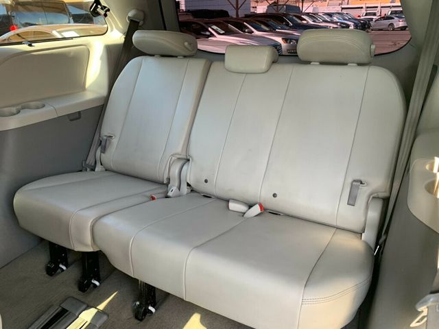 2013 Toyota Sienna 5dr 8-Passenger Van V6 XLE FWD - 22977520 - 35