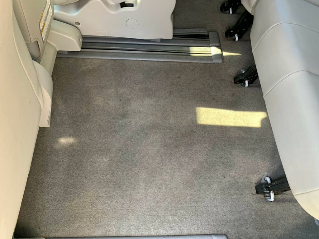 2013 Toyota Sienna 5dr 8-Passenger Van V6 XLE FWD - 22977520 - 36