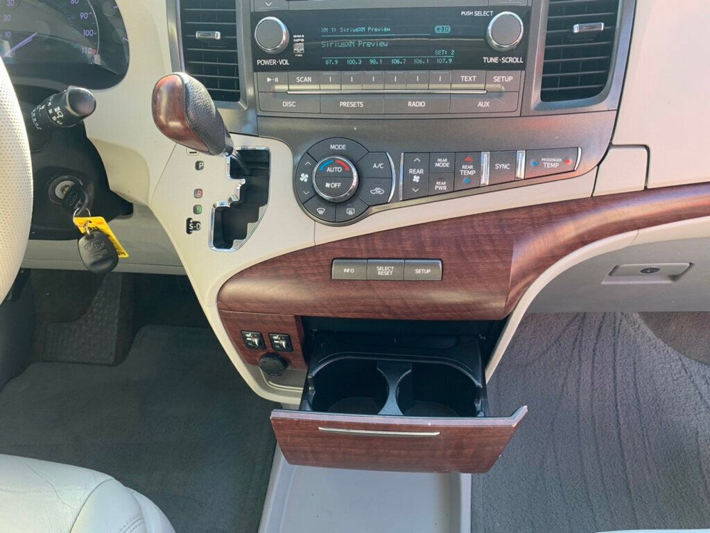 2013 Toyota Sienna 5dr 8-Passenger Van V6 XLE FWD - 22977520 - 3