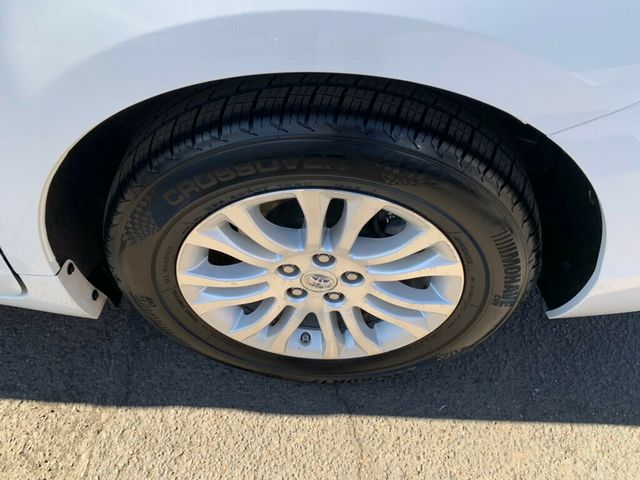 2013 Toyota Sienna 5dr 8-Passenger Van V6 XLE FWD - 22977520 - 42