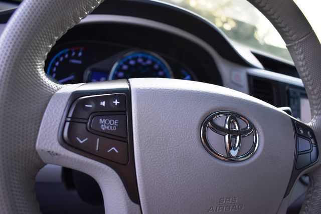 2013 Toyota Sienna 5dr 8-Passenger Van V6 XLE FWD - 23014015 - 9