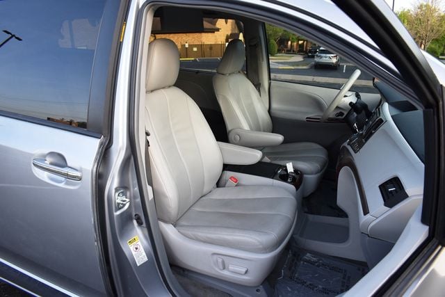 2013 Toyota Sienna 5dr 8-Passenger Van V6 XLE FWD - 23014015 - 1