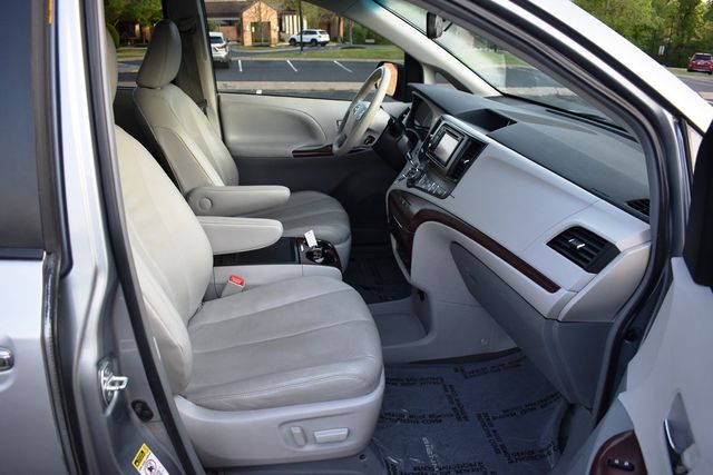2013 Toyota Sienna 5dr 8-Passenger Van V6 XLE FWD - 23014015 - 19