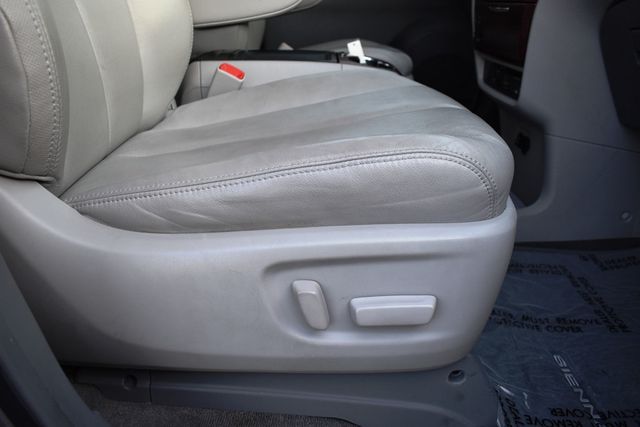 2013 Toyota Sienna 5dr 8-Passenger Van V6 XLE FWD - 23014015 - 24