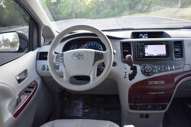 2013 Toyota Sienna 5dr 8-Passenger Van V6 XLE FWD - 23014015 - 28