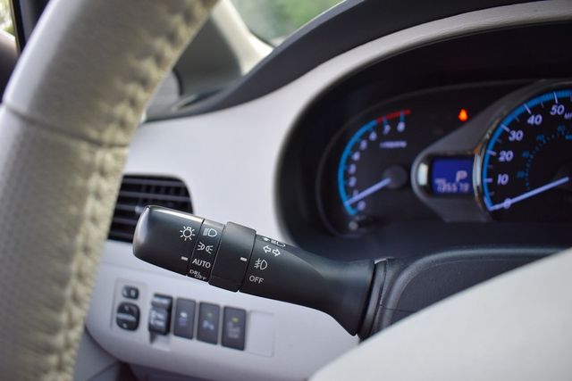 2013 Toyota Sienna 5dr 8-Passenger Van V6 XLE FWD - 23014015 - 33