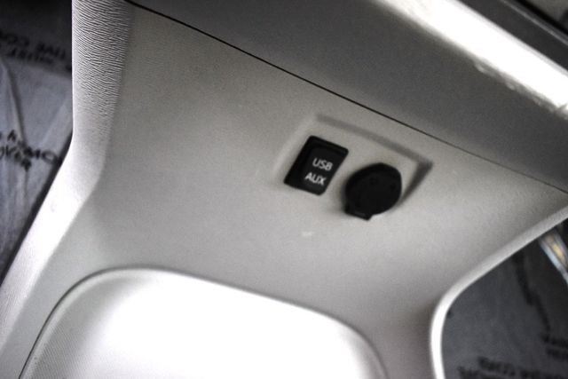 2013 Toyota Sienna 5dr 8-Passenger Van V6 XLE FWD - 23014015 - 38