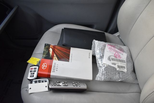 2013 Toyota Sienna 5dr 8-Passenger Van V6 XLE FWD - 23014015 - 39