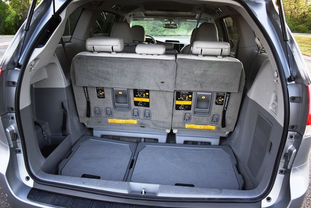 2013 Toyota Sienna 5dr 8-Passenger Van V6 XLE FWD - 23014015 - 48