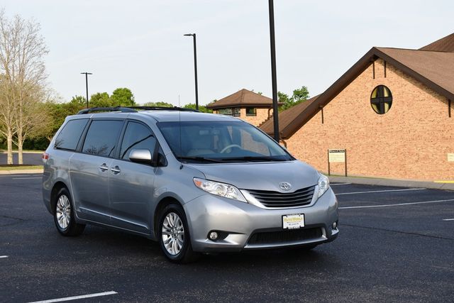 2013 Toyota Sienna 5dr 8-Passenger Van V6 XLE FWD - 23014015 - 52