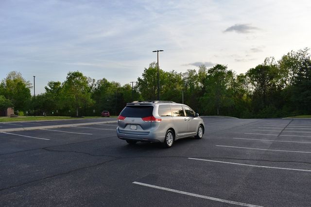 2013 Toyota Sienna 5dr 8-Passenger Van V6 XLE FWD - 23014015 - 55