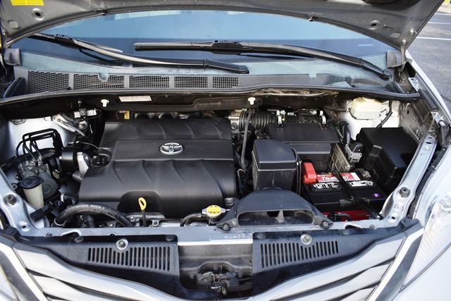 2013 Toyota Sienna 5dr 8-Passenger Van V6 XLE FWD - 23014015 - 63