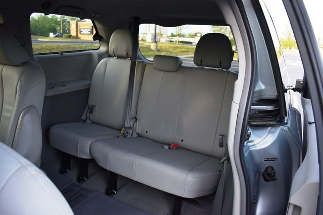 2013 Toyota Sienna 5dr 8-Passenger Van V6 XLE FWD - 23014015 - 6