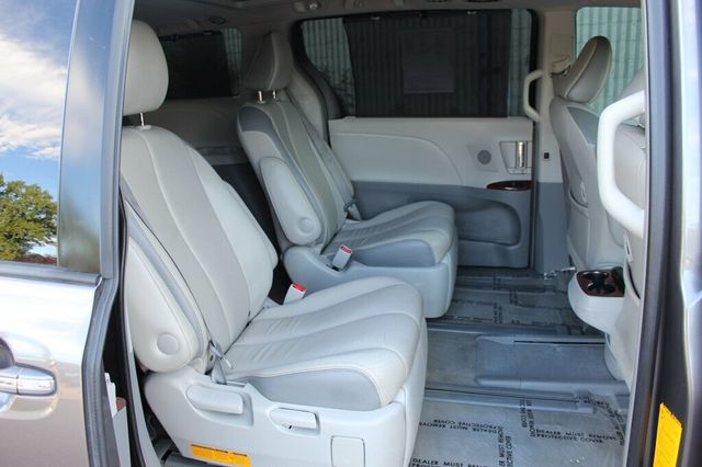 2013 Toyota Sienna AWD LIMITED W/ PREMIUM PKG, MOONROOF AND SKY VIEW , NAVIGATION - 23041477 - 9
