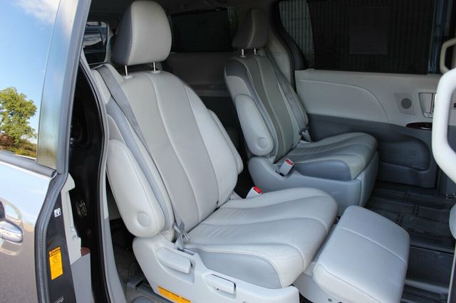 2013 Toyota Sienna AWD LIMITED W/ PREMIUM PKG, MOONROOF AND SKY VIEW , NAVIGATION - 23041477 - 11
