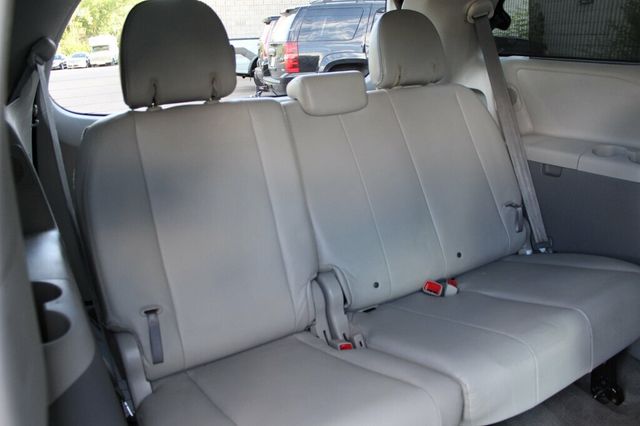 2013 Toyota Sienna AWD LIMITED W/ PREMIUM PKG, MOONROOF AND SKY VIEW , NAVIGATION - 23041477 - 12