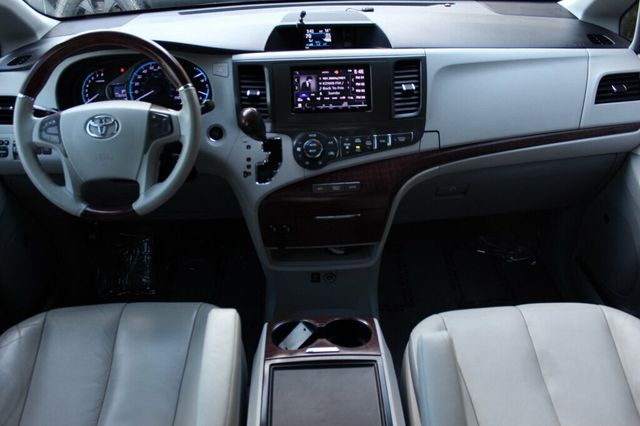 2013 Toyota Sienna AWD LIMITED W/ PREMIUM PKG, MOONROOF AND SKY VIEW , NAVIGATION - 23041477 - 13