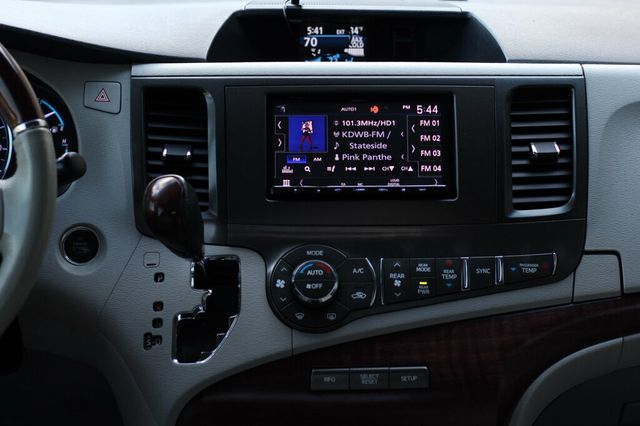 2013 Toyota Sienna AWD LIMITED W/ PREMIUM PKG, MOONROOF AND SKY VIEW , NAVIGATION - 23041477 - 14