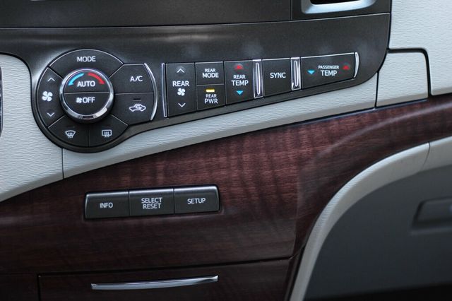 2013 Toyota Sienna AWD LIMITED W/ PREMIUM PKG, MOONROOF AND SKY VIEW , NAVIGATION - 23041477 - 16