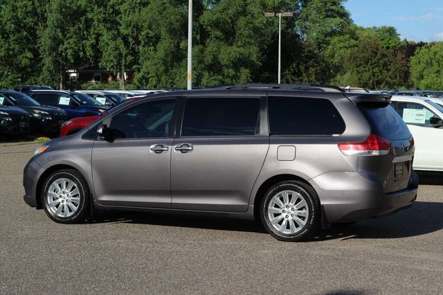 2013 Toyota Sienna AWD LIMITED W/ PREMIUM PKG, MOONROOF AND SKY VIEW , NAVIGATION - 23041477 - 20