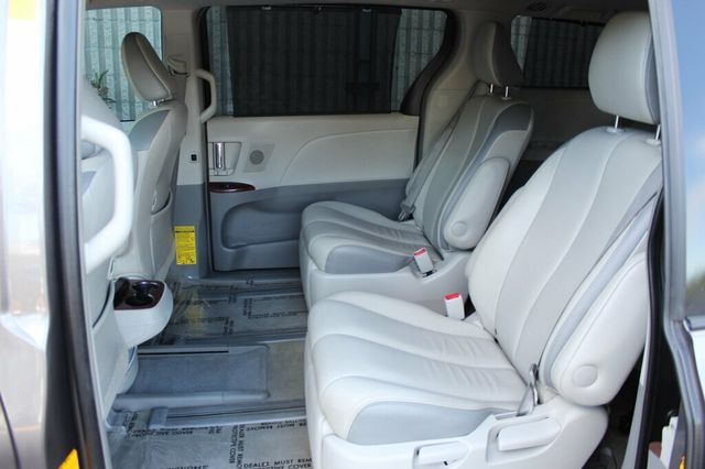 2013 Toyota Sienna AWD LIMITED W/ PREMIUM PKG, MOONROOF AND SKY VIEW , NAVIGATION - 23041477 - 27