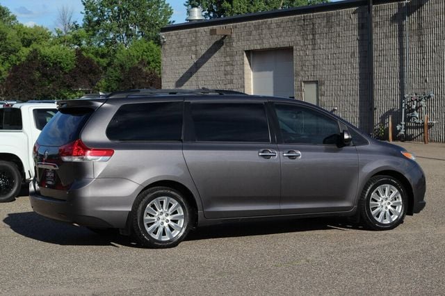 2013 Toyota Sienna AWD LIMITED W/ PREMIUM PKG, MOONROOF AND SKY VIEW , NAVIGATION - 23041477 - 2