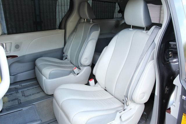 2013 Toyota Sienna AWD LIMITED W/ PREMIUM PKG, MOONROOF AND SKY VIEW , NAVIGATION - 23041477 - 29
