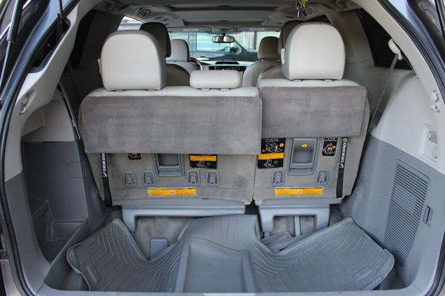 2013 Toyota Sienna AWD LIMITED W/ PREMIUM PKG, MOONROOF AND SKY VIEW , NAVIGATION - 23041477 - 34