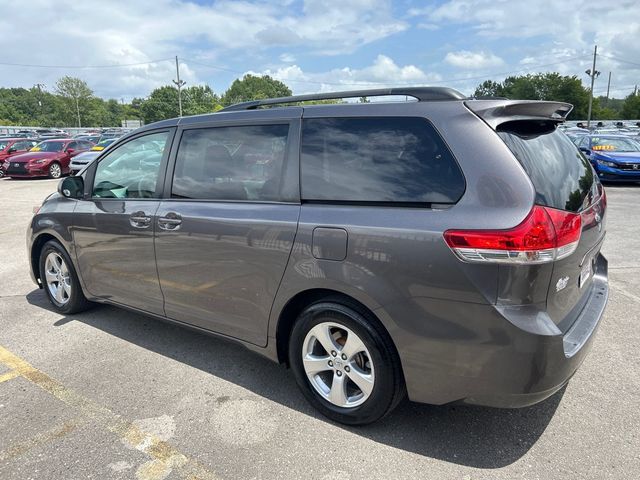 2013 Toyota Sienna LE 8-PASSENGER - 23050827 - 5